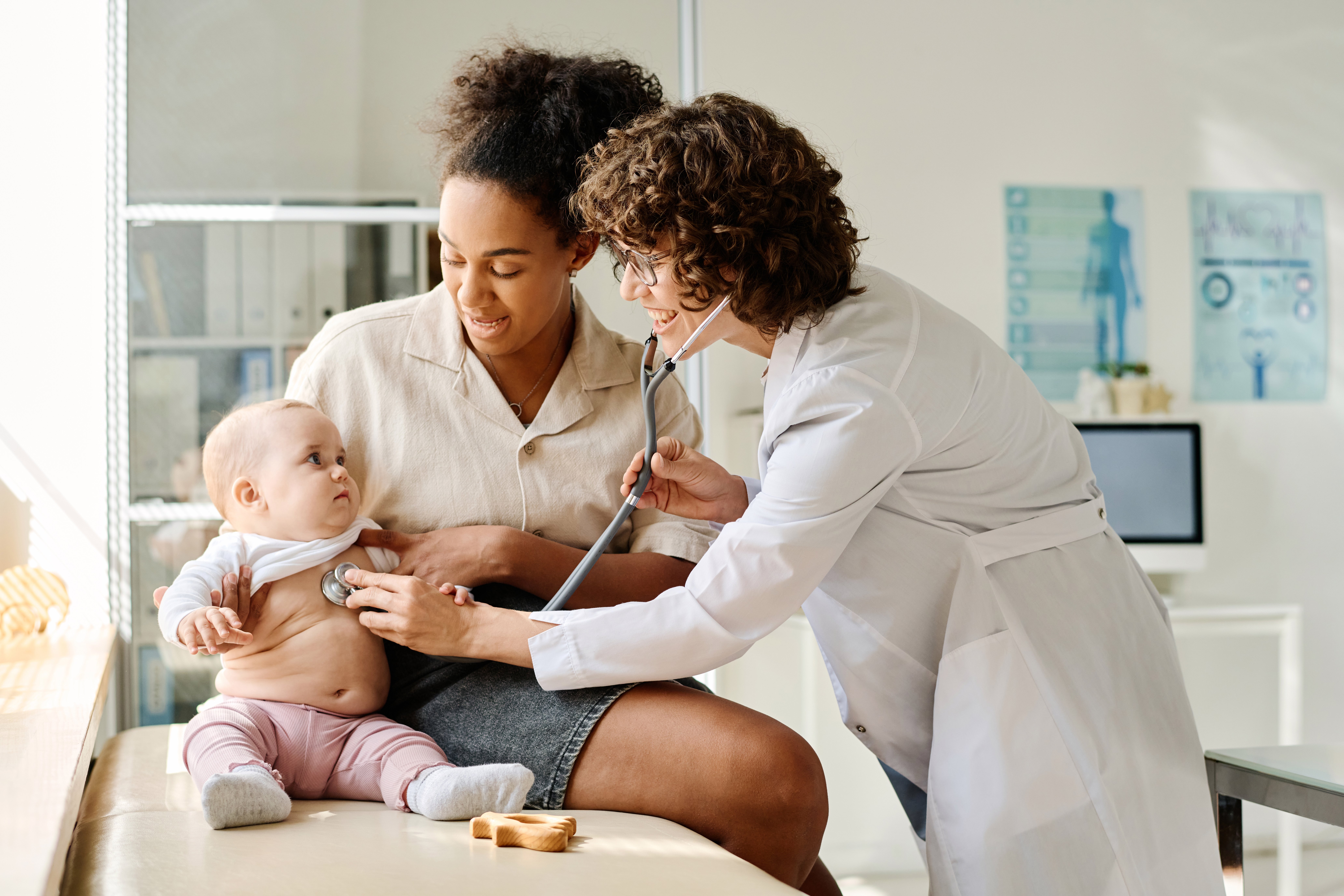 doctor-listening-to-child-at-hospital-2026-03-18-15-42-20-utc